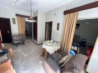 Planta baja en Casar de Cceres. Casa en esquina con 24 metros de fachada en el casar de cceres