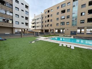 Lloguer Pis a Nuevo Cáceres. Alquiler con opción a compra amplio piso con terraza y piscina e