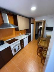 Appartement à Nuevo Cáceres. Piso nuevo de 4 habitaciones