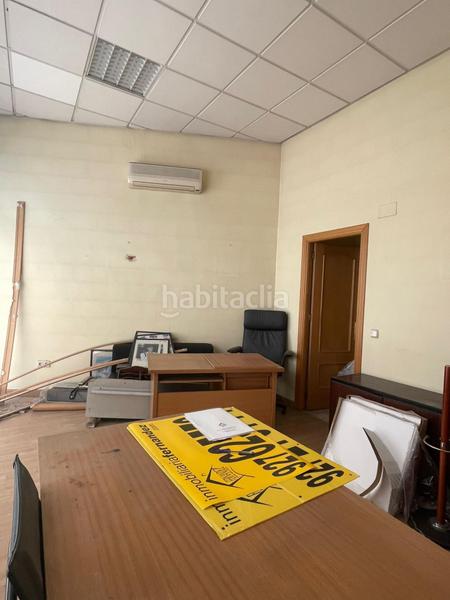 Foto c14e6e51-fcd8-43b5-b11a-79dab3c01a08. Alquiler local comercial  en avenida virgen de guadalupe en Cáceres