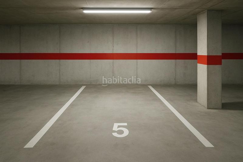 Foto e39cf754-a523-4627-88dc-e461e065efdd. Alquiler parking coche se alquila plaza de garaje en Cáceres