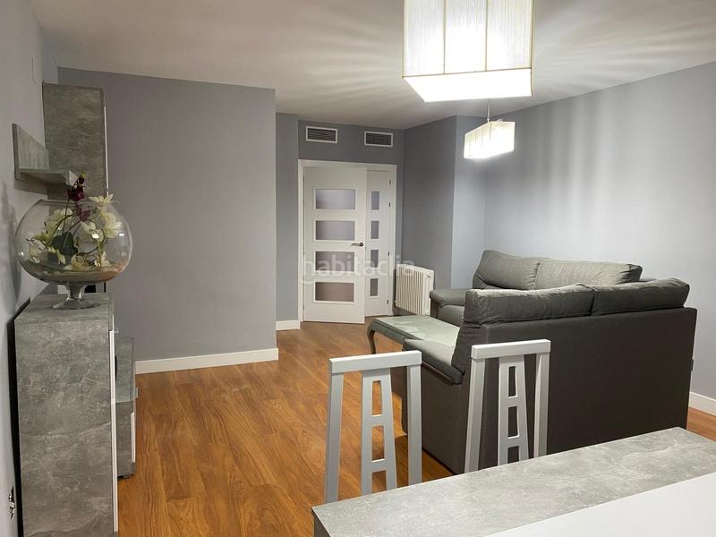 Foto 7bc4b08d-bd43-41ef-8329-c336b5ef275a. Alquiler piso estupenda vivienda en alquiler para estudiantes en Cáceres