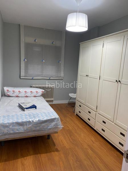 Foto b59fc12a-0881-4884-9dfc-cb015e8c62d8. Alquiler piso estupenda vivienda en alquiler para estudiantes en Cáceres