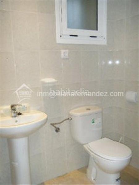 Foto 635e16c8-ab01-4302-a8a0-5854c492b261. Alquiler local comercial en nuevo Cáceres Cáceres