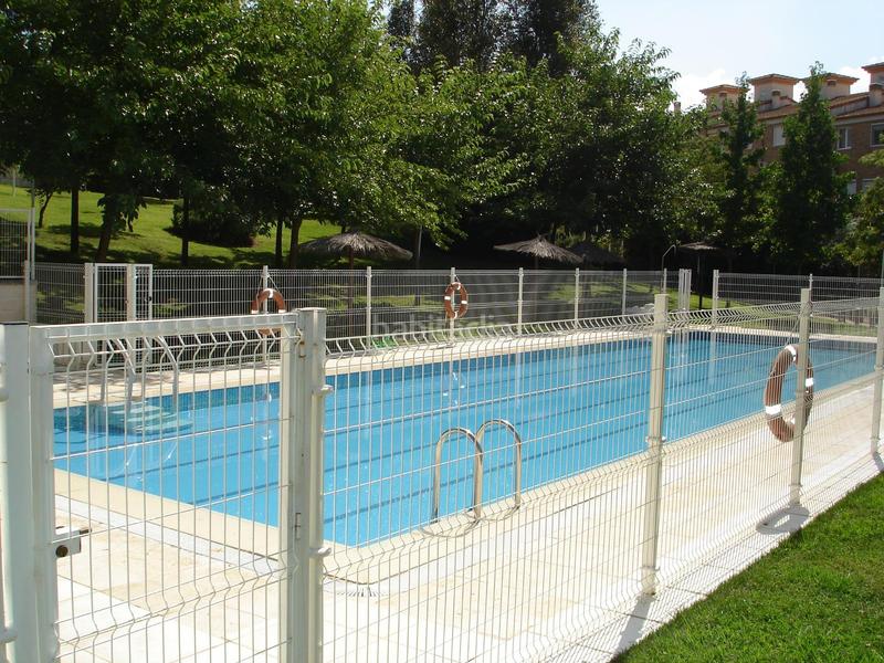 Foto 3258c1fa-876a-405c-9a1d-7f0b919ab830. Casa a schiera con riscaldamento parcheggio piscina in Cáceres