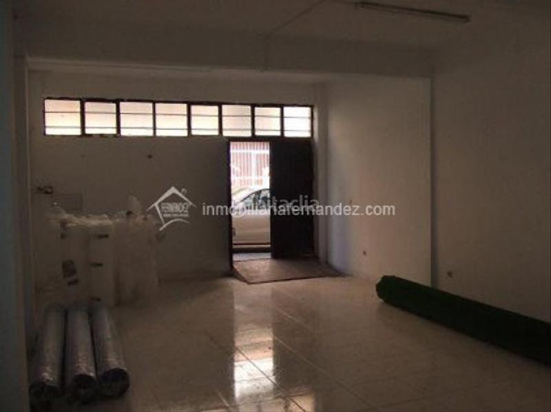 Foto 6048f56d-f219-4686-a320-955c25f8e425. Rent business premise in Centro Cáceres