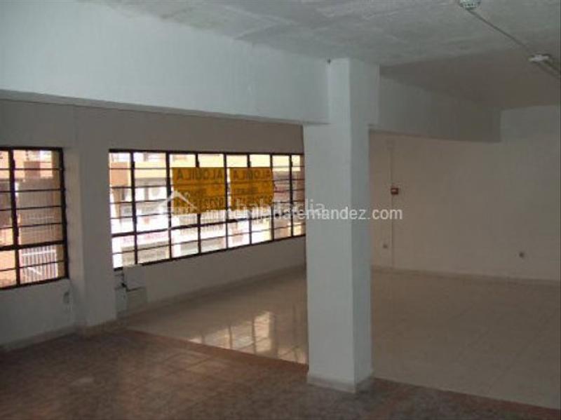 Foto ece9dc39-653f-4b4c-889c-b8b3183c2cea. Alquiler local comercial en Centro Cáceres