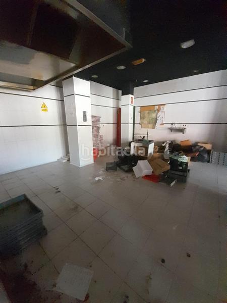 Foto 058c6523-76a8-43df-a512-7b61d69fdee1. Alquiler local comercial conjunto de 4 locales en venta avenida alemania, Centro en Cáceres