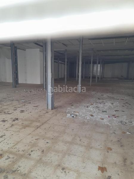 Foto 24573709-f8b7-4548-b293-2e4146d843ff. Alquiler local comercial conjunto de 4 locales en venta avenida alemania, Centro en Cáceres