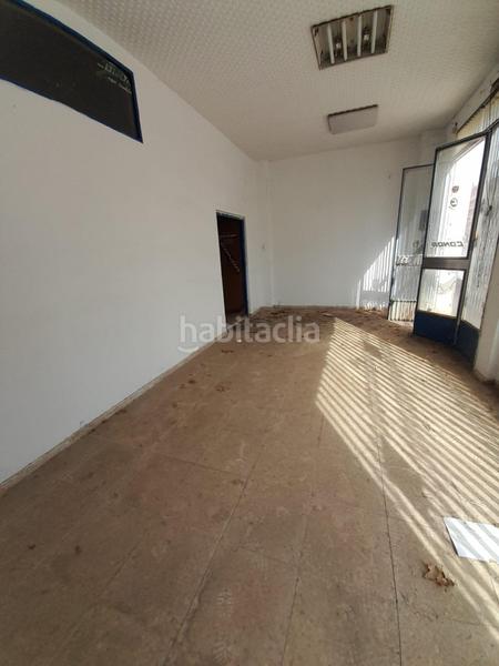 Foto ae7fd7c4-7823-4448-a446-93e6eb7c0f82. Alquiler local comercial conjunto de 4 locales en venta avenida alemania, Centro en Cáceres