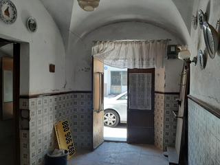 Casa a Valdefuentes. Gran casa de pueblo con terraza en valdefuentes