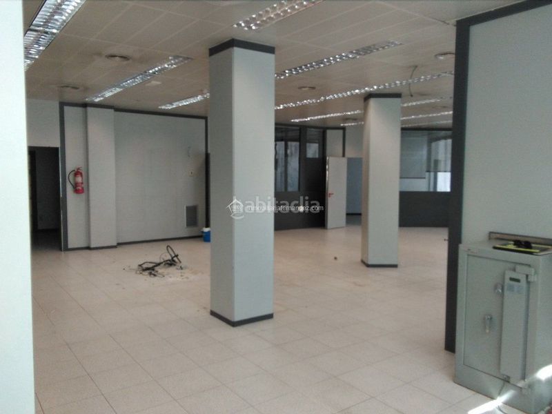 Foto d844c089-0d6b-4c9c-ae0f-304ebb85705c. Local comercial a Centro Cáceres
