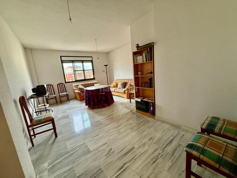 Foto 311f114d-4908-49a1-96d3-a36eae53b076. Flat with parking in Centro Cáceres