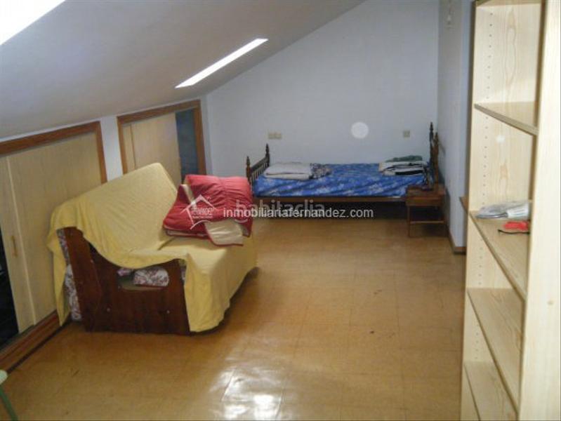 Foto c5ae5440-87a8-461d-9d53-e844c8e4b38c. Flat with heating in Casco Antiguo Cáceres