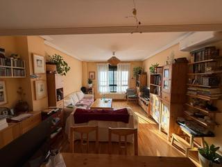 Casa adosada en Nuevo Cáceres. Adosado en casa plata