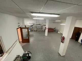 Office space in Malpartida de Cáceres. Local con posibilidad de hacer vivienda en malpartida de cáceres