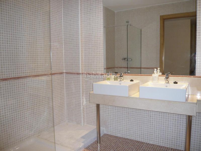 Foto 238ecc53-d560-473d-a7d1-c9115f1e8d4e. Flat with heating parking in Centro Cáceres