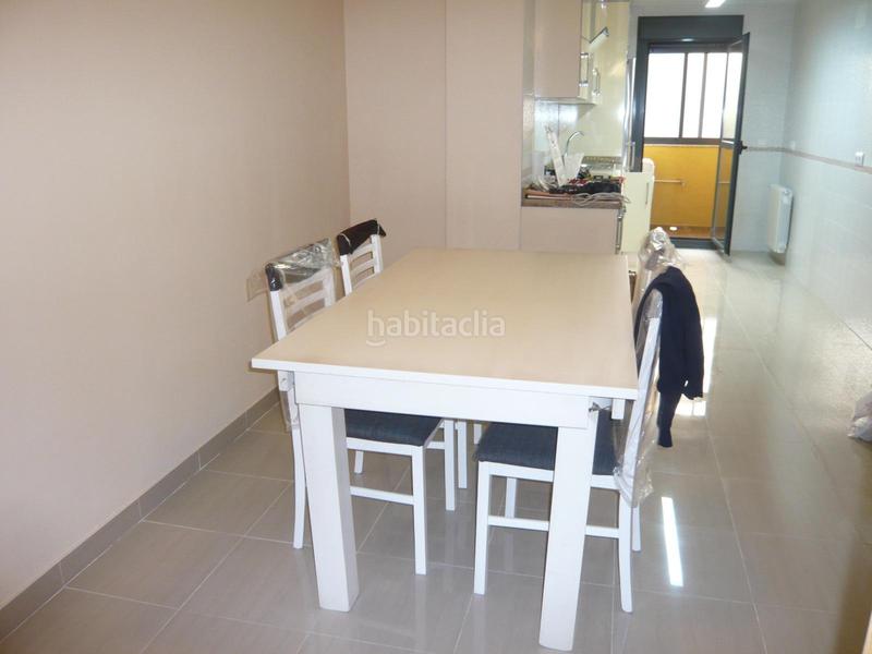 Foto 430af9ba-34e2-4370-85e3-6cf07e99dbce. Flat with heating parking in Centro Cáceres