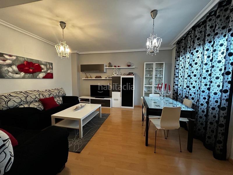 Foto f3de7529-dc2d-4d95-b8d8-063a18d5d30c. Location appartement avec chauffage parking dans Montesol - Mejostilla Cáceres