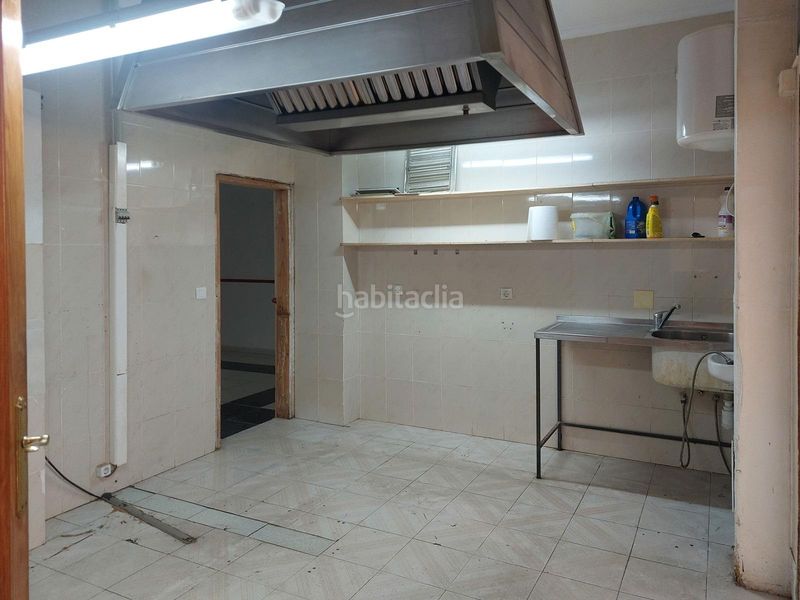 Foto cdc4674e-5d6e-452e-b77a-8a4812e5dbd3. Local comercial a Centro Cáceres
