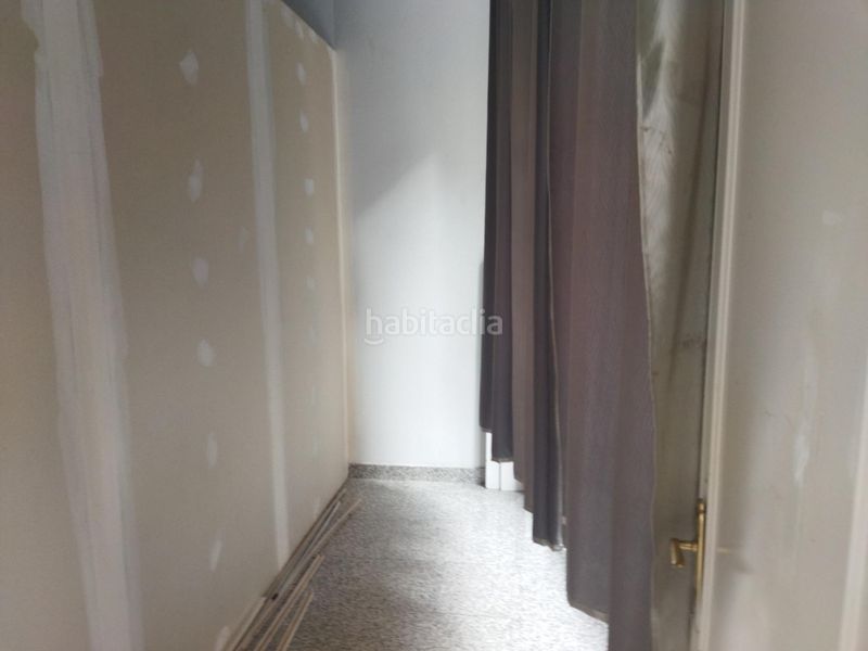 Foto edb6cb69-5e9a-4604-8058-fe3f8f3c209f. Local comercial a Centro Cáceres