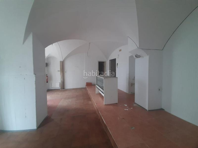 Foto 8754ffe3-9adc-48fd-a2d3-c7466e5227bf. Location local commercial dans Malpartida de Cáceres