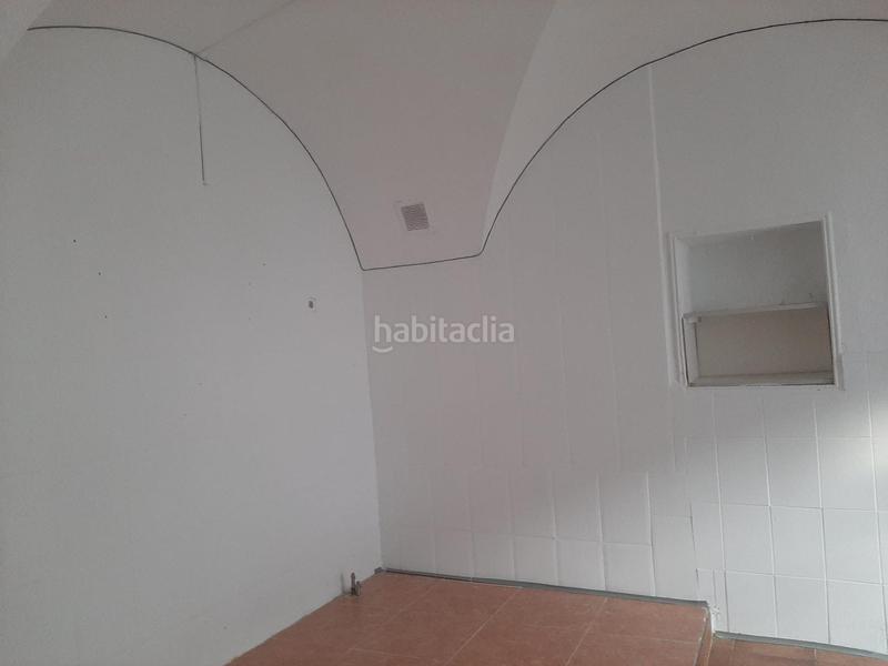 Foto fd97474f-9138-4b1c-9639-6c82c5f356a0. Location local commercial dans Malpartida de Cáceres