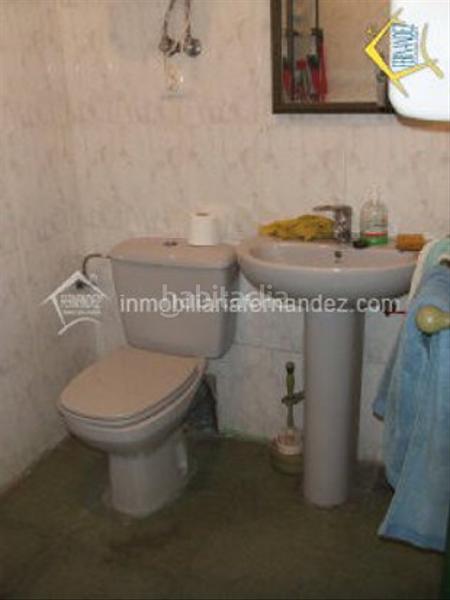 Foto 6441d446-34a8-4d7c-b744-768c92175611. Nave industrial nave en capellanías con 2 plantas en Cáceres