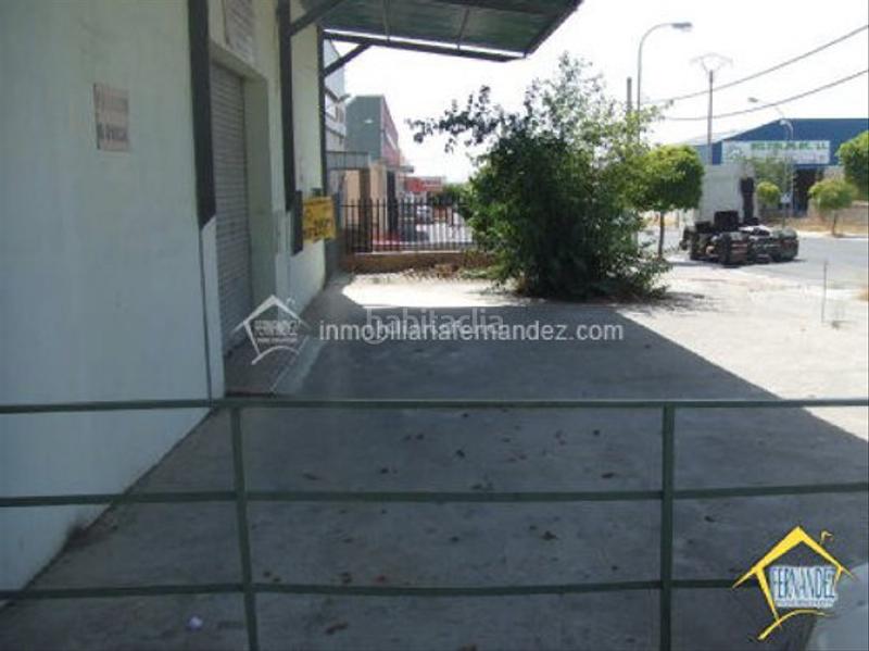 Foto d6e919dc-c849-42b3-ac44-3117815da4d7. Nave industrial nave en capellanías con 2 plantas en Cáceres