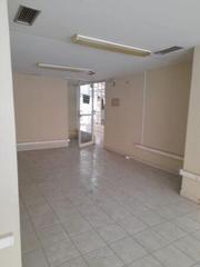 Lloguer Local Comercial a Centro. Se alquila local comercial totalmente acondicionado en la cruz d