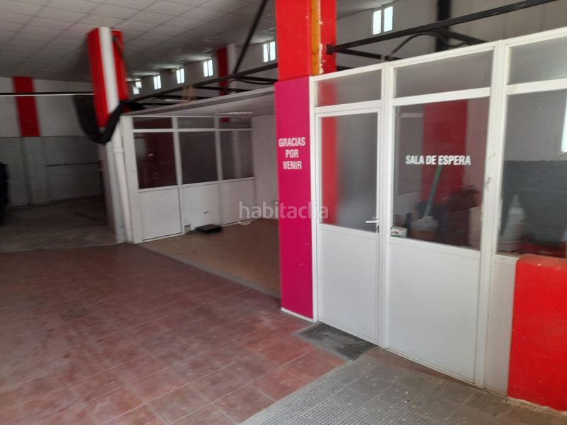 Foto a89e6043-b80b-46b4-8942-1284944a857c. Local comercial a Centro Cáceres