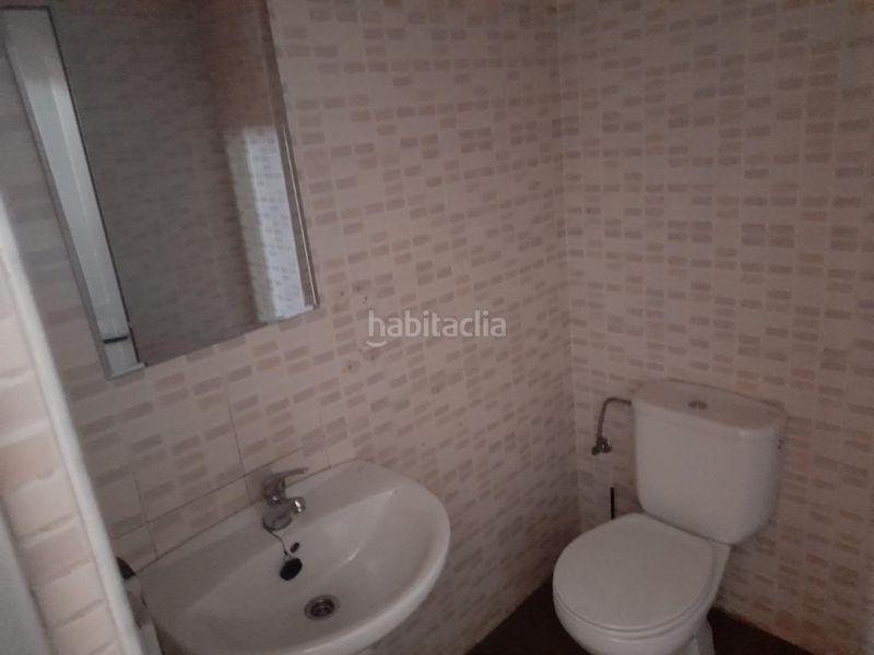 Foto c526160a-a8bb-49a4-affd-5463d4a10093. Local comercial a Centro Cáceres