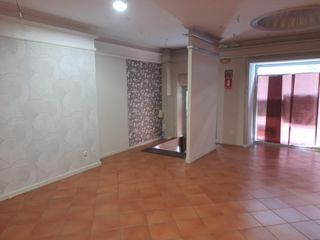 Lloguer Local Comercial a Centro. Excelente y amplio local !!!