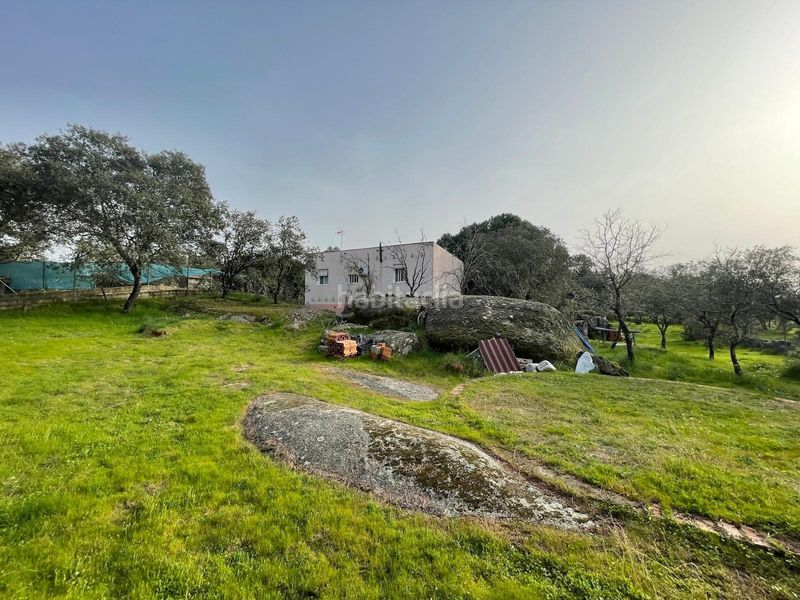 Foto 0fa63e87-a18b-40f8-8215-2a439e55396e. Casa  de campo con terreno en carretera de badajoz en Cáceres