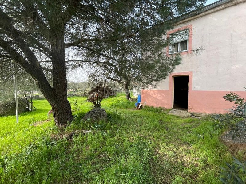 Foto f2cc4b62-42d3-4c81-885a-48e9cd2e068a. Casa  de campo con terreno en carretera de badajoz en Cáceres