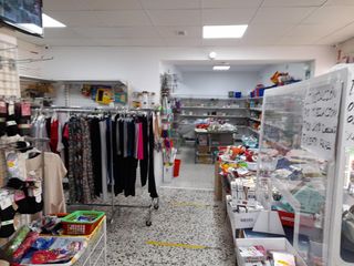 Lloguer Local Comercial a Nuevo Cáceres. Ganga !!!