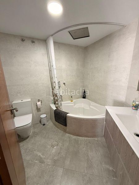 Foto f93dc03d-3671-4686-bc96-96501862b908. Apartament amb aparcament a Centro Cáceres