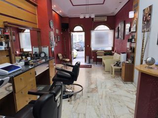 Umzug Geschäftsraum in Centro. Traspaso de peluqueria de caballeros. más de 600 clientes en car