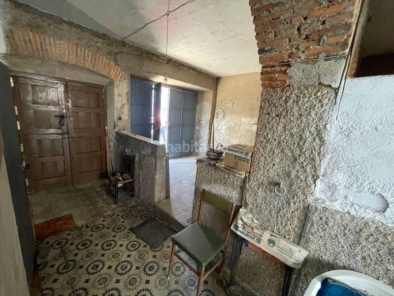 Foto a0e54bd8-31f2-430a-8aea-8660e9ae45c7. Casa  con acceso a dos calles en Malpartida de Cáceres