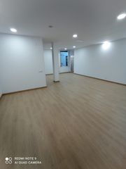 Miete Geschäftsraum in Casco Antiguo. Local comercial en pleno centro