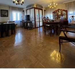 Appartement à Centro. Con garaje en el centro.