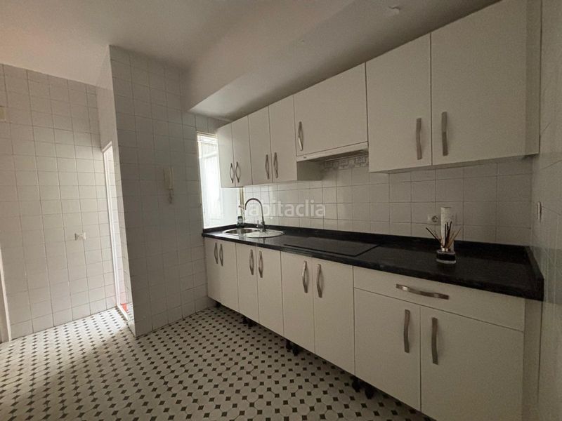 Foto e7dca812-5587-4b8e-98dd-b3caa5360a28. Piso  en el edificio norba en Casco Antiguo Cáceres