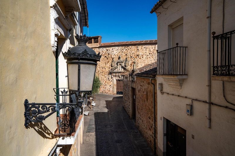 Foto fef2f780-1549-4b8c-aa7c-5dcf10aebd60. Edificio in Casco Antiguo Cáceres