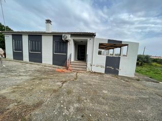 Casa in Sierra de Fuentes. Casa de campo con 2749 metros de terreno en sierra de fuentes