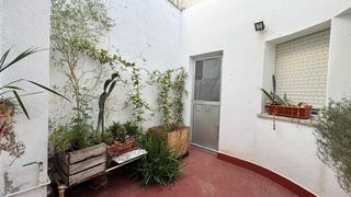House in Casco Antiguo. Casa con patio en el centro de cáceres