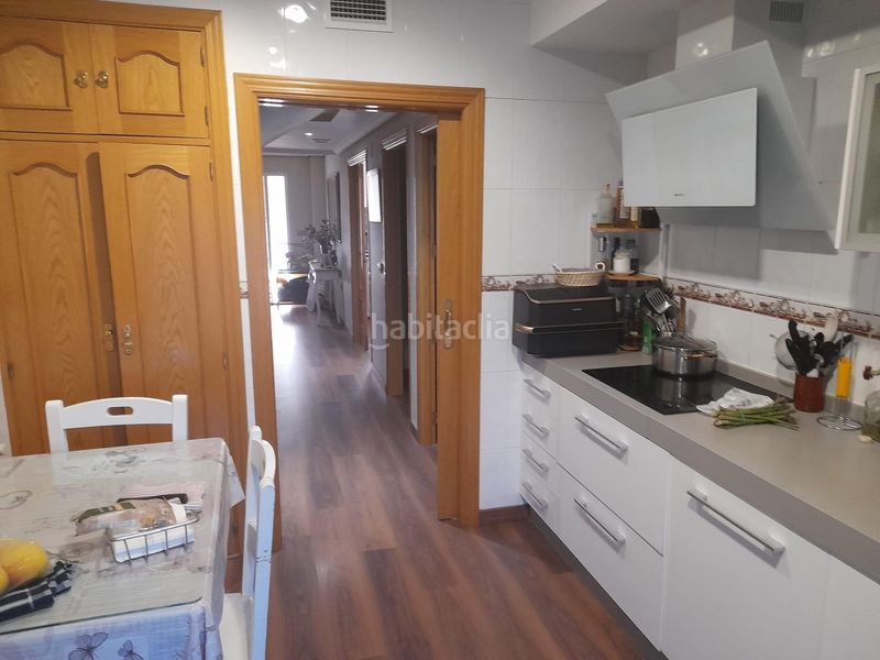 Foto d6e92cbe-749e-4cd3-a1b7-be794d8d1412. Casa adossada amb calefacció aparcament piscina a Cáceres