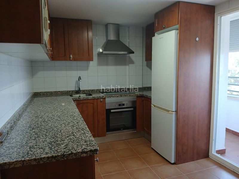 Foto 615f7284-4a60-4132-9cfd-318da8455402. Casa adossada amb calefacció aparcament a Campus Universitario Cáceres