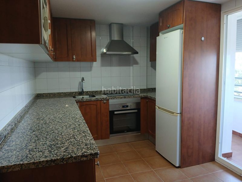 Foto ddb94c8f-ef56-4c6c-bfd0-59718dcf3fe3. Casa adossada amb calefacció aparcament a Campus Universitario Cáceres