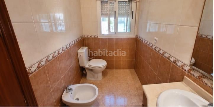 Foto c5b435f4-dda4-4716-bf78-6d09991b7ccb. Casa adossada amb aparcament a Montesol - Mejostilla Cáceres
