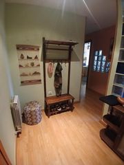 Rent Flat in Nuevo Cáceres. Con garaje y muy bien comunicado.